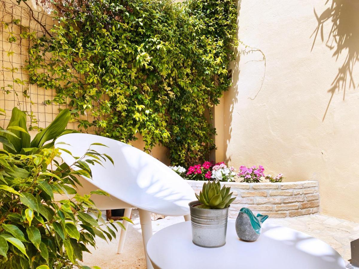 Lucenova Suite Guest-House Cagliari Ngoại thất bức ảnh