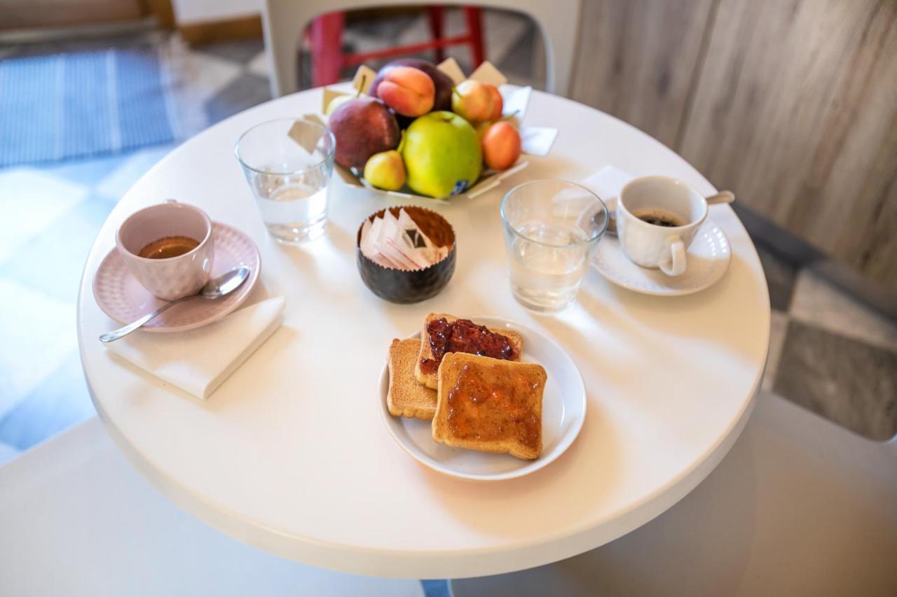 Lucenova Suite Guest-House Cagliari Ngoại thất bức ảnh