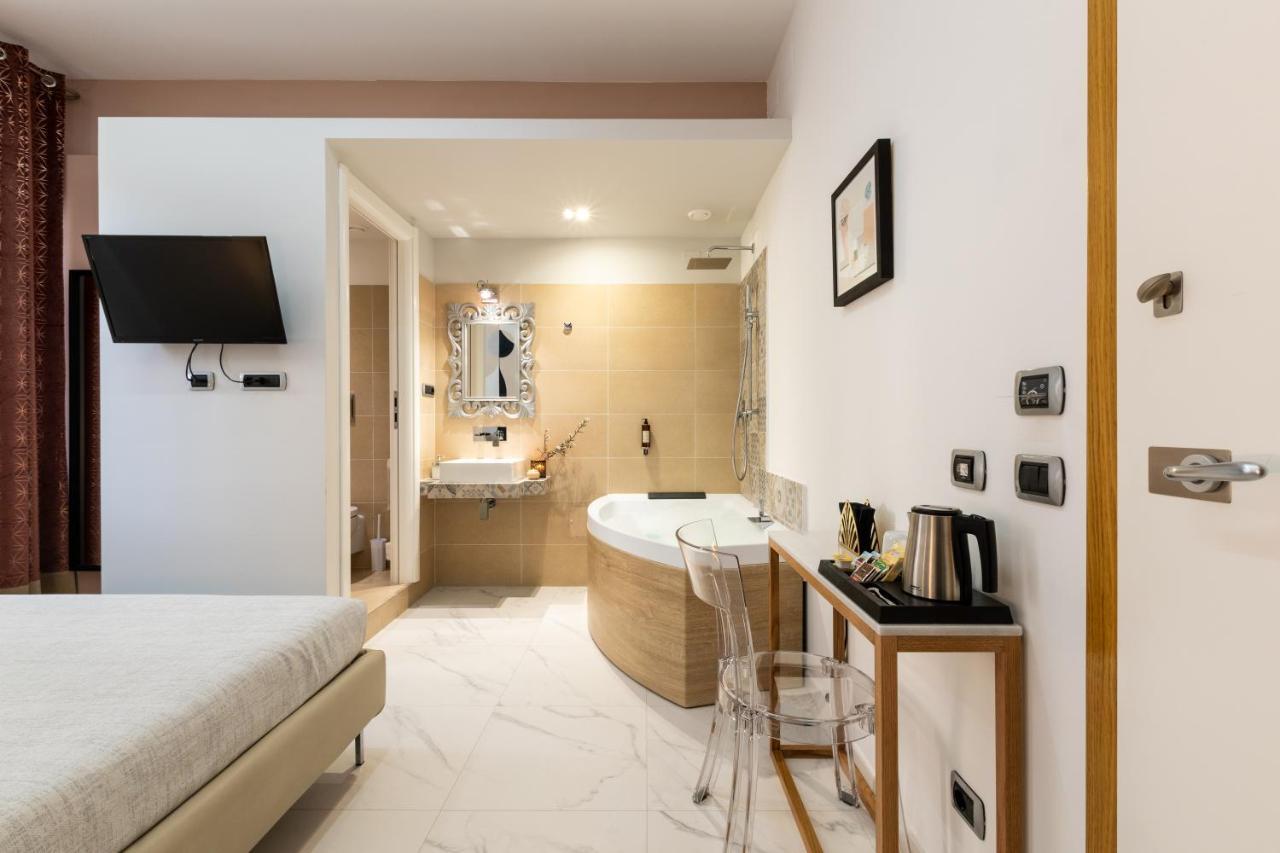 Lucenova Suite Guest-House Cagliari Ngoại thất bức ảnh